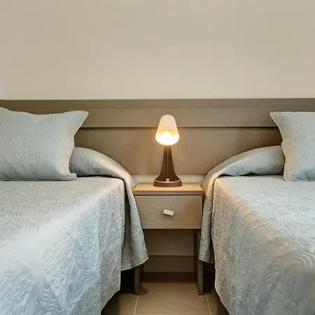 Atico Albamar Apartamento